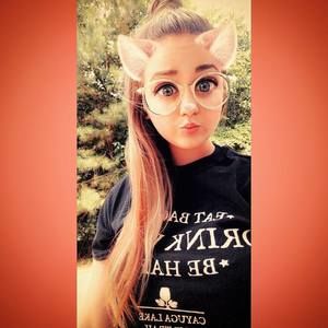 Meet your Posher, Holly